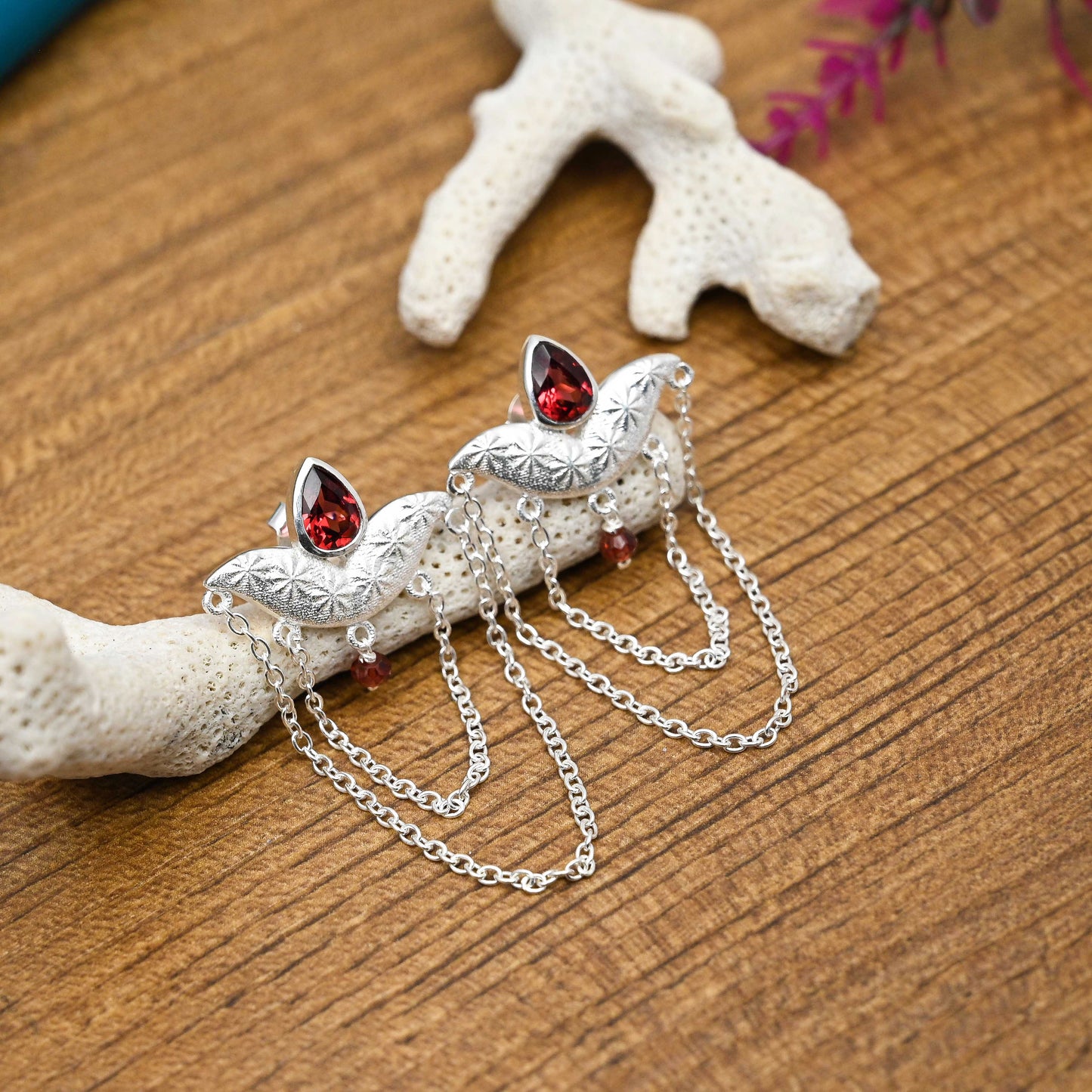 String Silver Earrings with Garnet