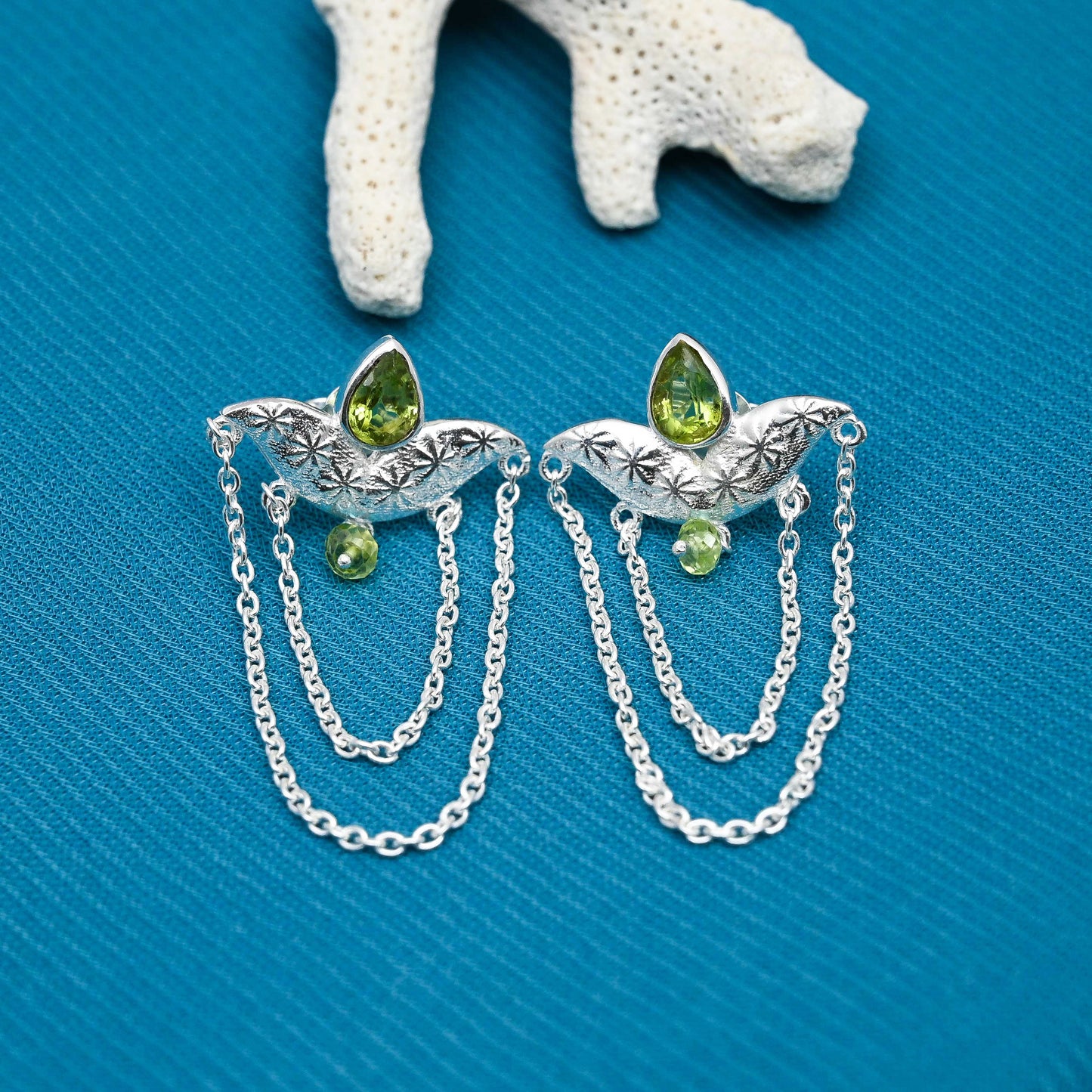 String Silver Earrings with Peridot